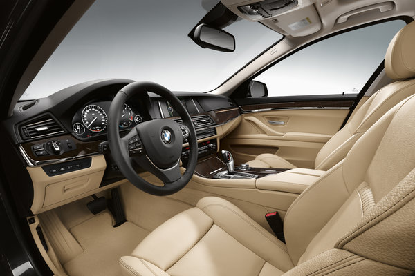 2014 BMW 5-Series sedan Interior