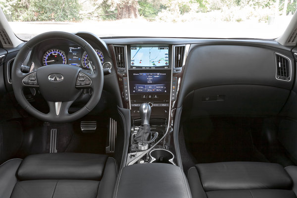 2014 Infiniti Q50 Interior