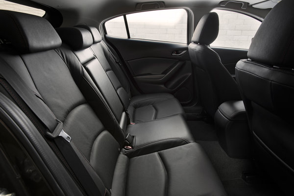2014 Mazda Mazda3 Interior