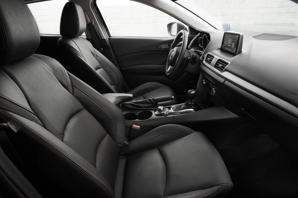 2014 Mazda Mazda3 Interior