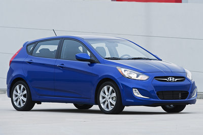 2012 Hyundai Accent 3d