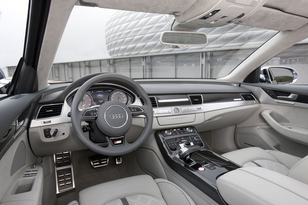 2013 Audi S8 Interior
