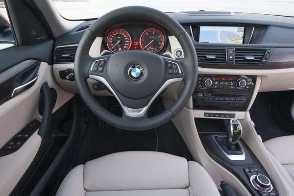 2013 BMW X1 Instrumentation