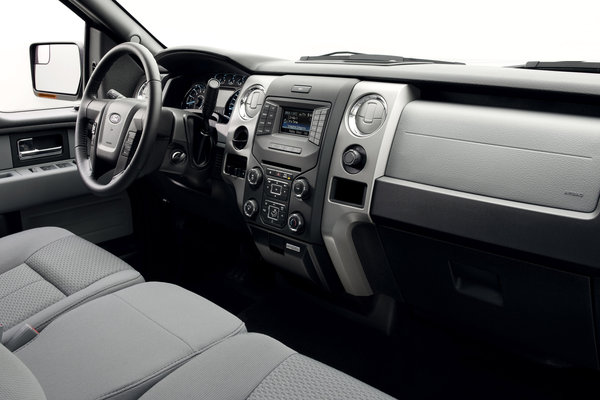2013 Ford F-150 XLT Extended Cab Interior