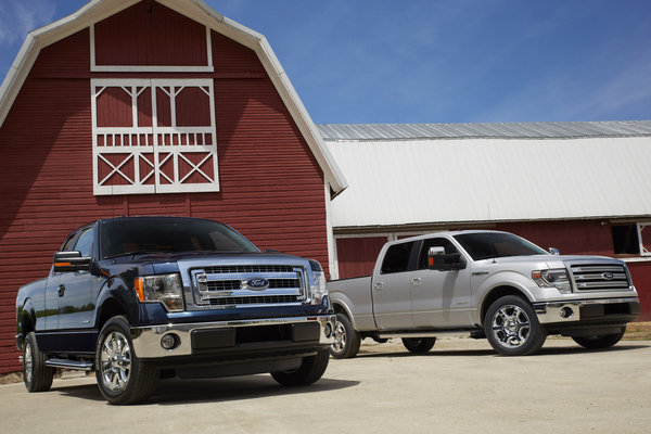 2013 Ford F-150 XLT Extended Cab Ford F-150 Lariat Crew Cab