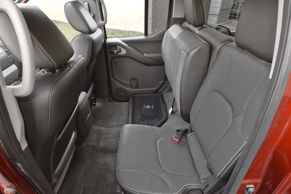 2013 Nissan Frontier Crew Cab Interior