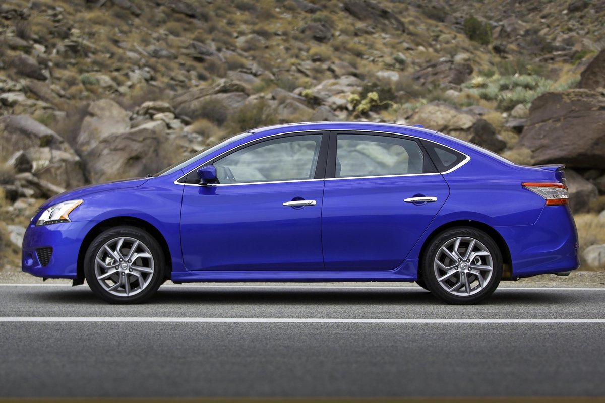 2014 Nissan Sentra pictures.