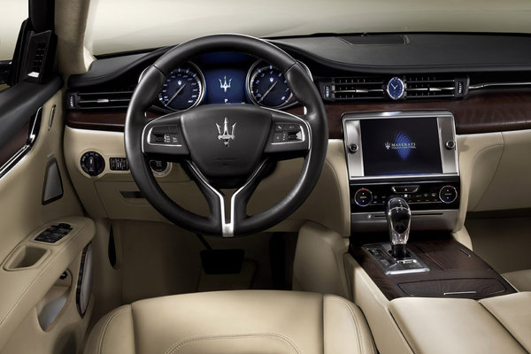 2014 Maserati Quattroporte Instrumentation