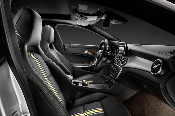 2014 Mercedes-Benz CLA-Class CLA250 Interior