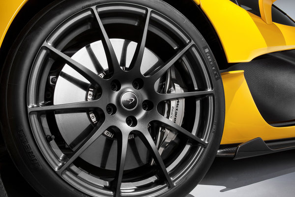 2014 McLaren P1 Wheel