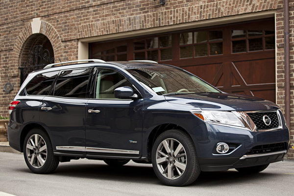 2014 Nissan Pathfinder Hybrid