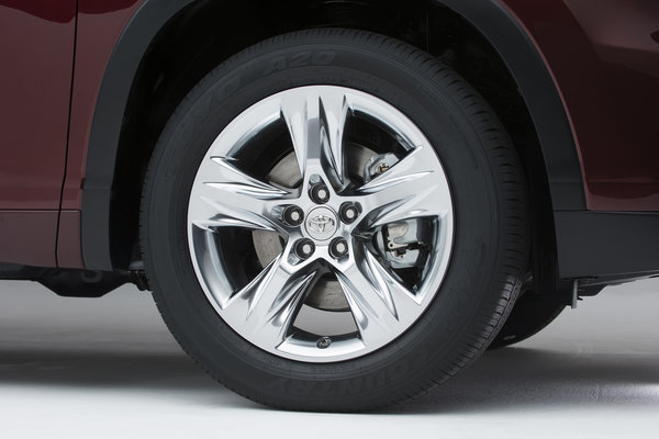 2014 Toyota Highlander Limited Wheel