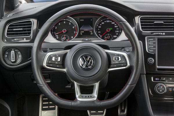 2015 Volkswagen Golf GTI 3d Instrumentation