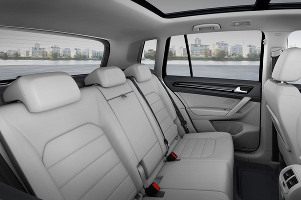 2013 Volkswagen Golf Sportsvan Interior