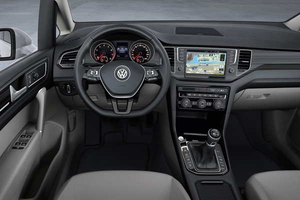 2013 Volkswagen Golf Sportsvan Instrumentation
