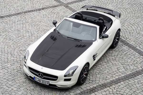 2015 Mercedes-Benz SLS AMG GT Roadster Final Edition