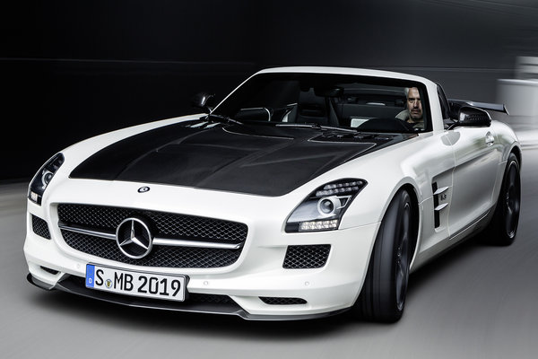 2015 Mercedes-Benz SLS AMG GT Roadster Final Edition