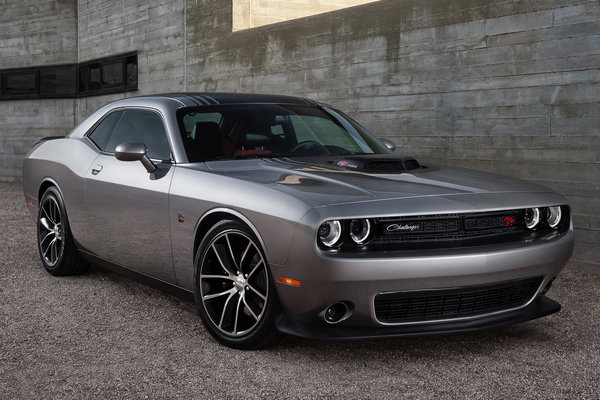 2015 Dodge Challenger 392 Hemi Scat Pack Shaker