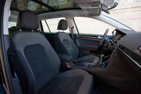 2014 Volkswagen Golf SportWagen 4Motion Interior