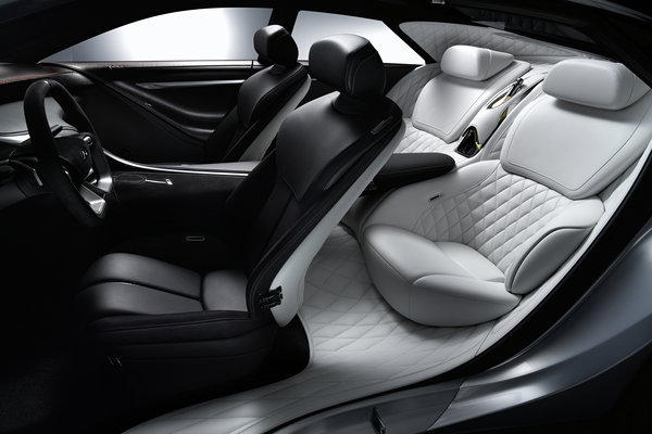 2014 Infiniti Q80 Inspiration Interior