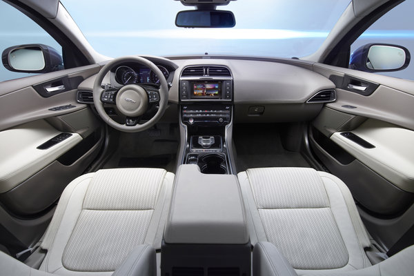 2016 Jaguar XE sedan Interior