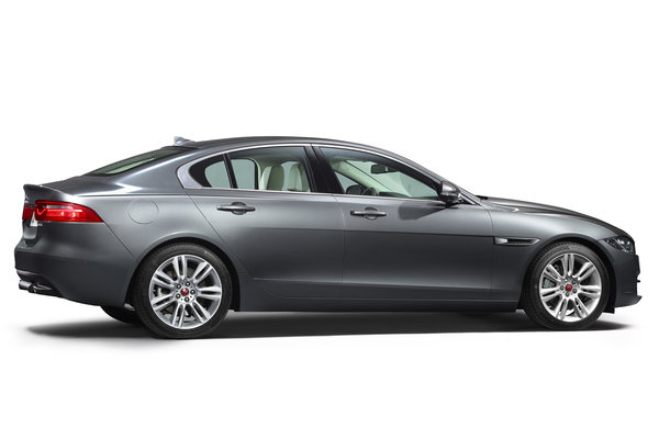 2016 Jaguar XE sedan