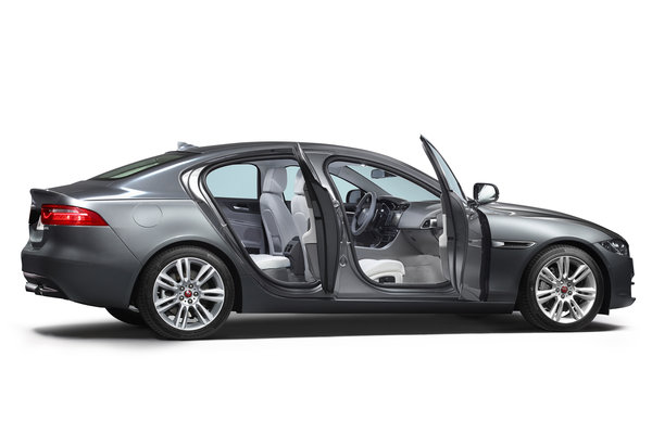 2016 Jaguar XE sedan