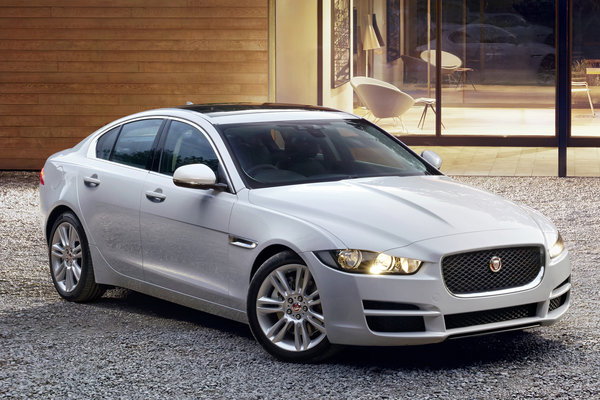 2016 Jaguar XE sedan