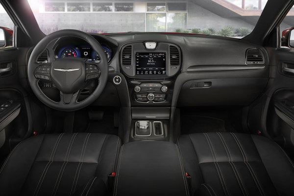 2015 Chrysler 300 Interior