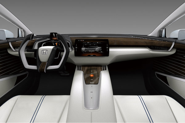 2014 Honda FCV Interior