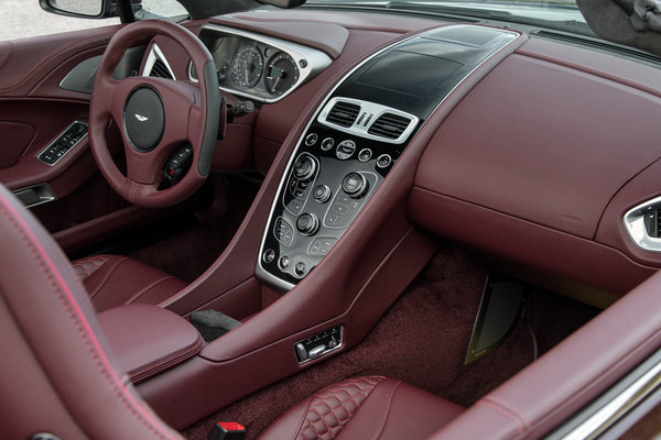 2015 Aston Martin Vanquish Volante Interior