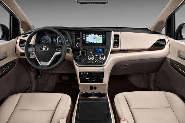2015 Toyota Sienna XLE Interior
