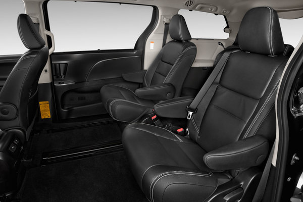 2015 Toyota Sienna SE Interior