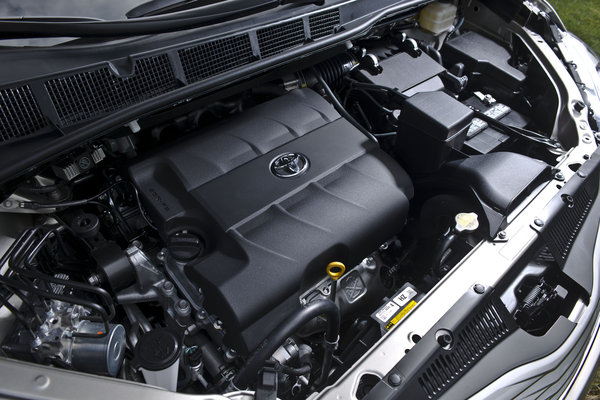 2015 Toyota Sienna Engine