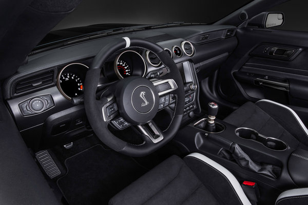 2016 Ford Mustang Interior