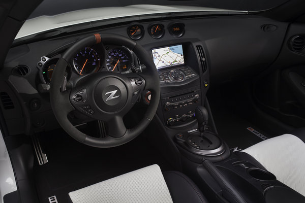 2015 Nissan 370Z NISMO Roadster Interior