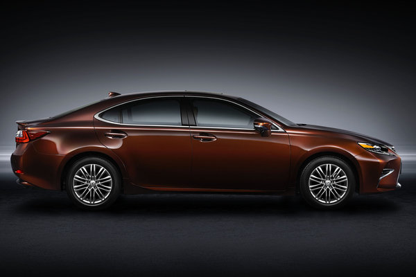 2016 Lexus ES