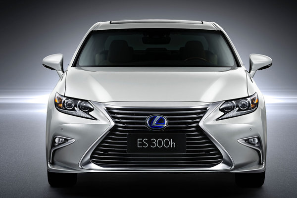 2016 Lexus ES