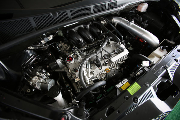 2015 Toyota Sienna R-Tuned Engine