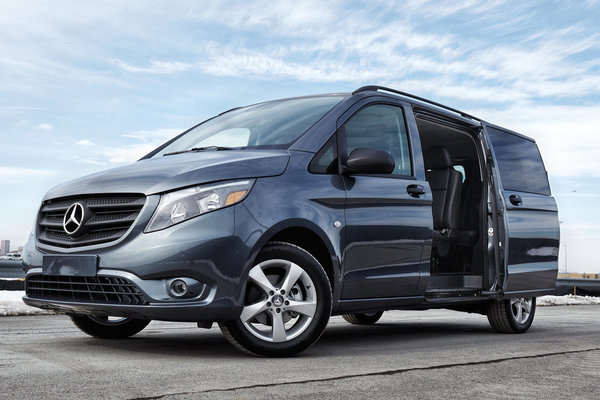 2016 Mercedes-Benz Metris passenger van