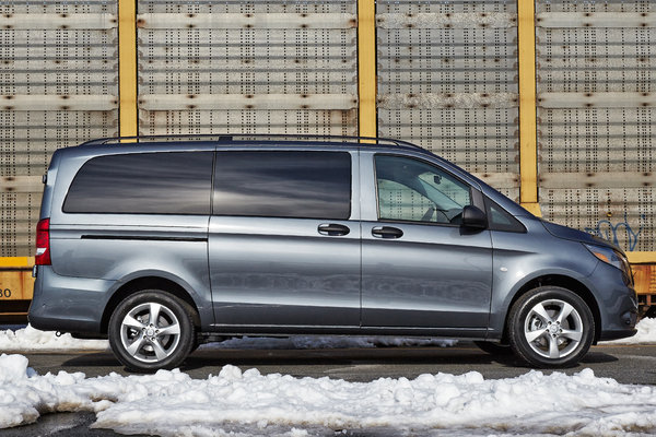 2016 Mercedes-Benz Metris passenger van