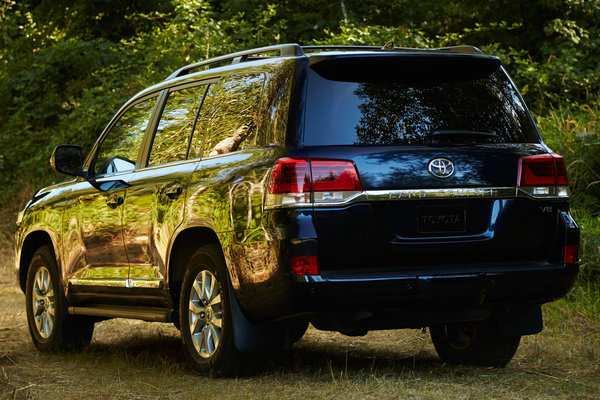 2016 Toyota Land Cruiser