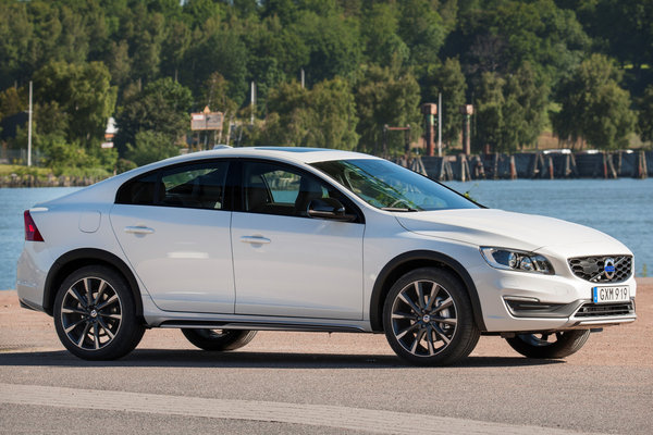 2016 Volvo S60 Cross Country