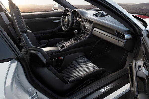 2016 Porsche 911 R Interior