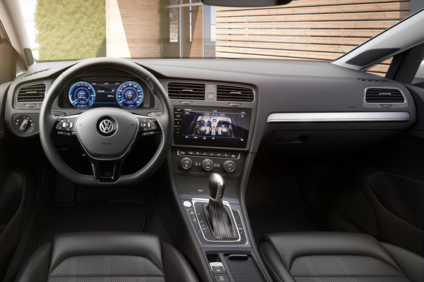 2017 Volkswagen Golf e-Golf Interior