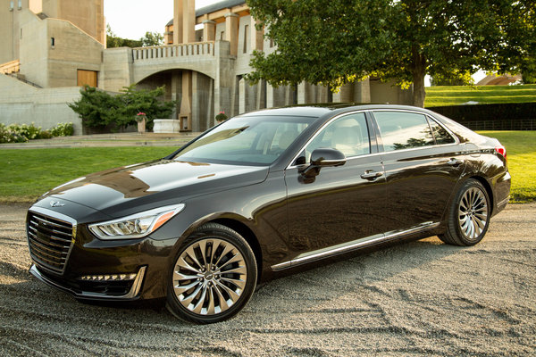 2017 Genesis G90