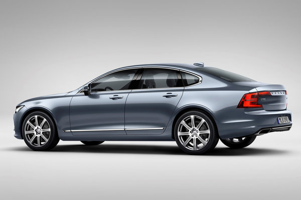 2017 Volvo S90