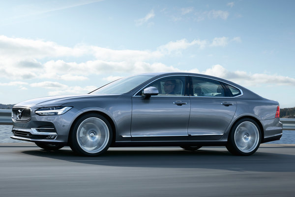 2017 Volvo S90