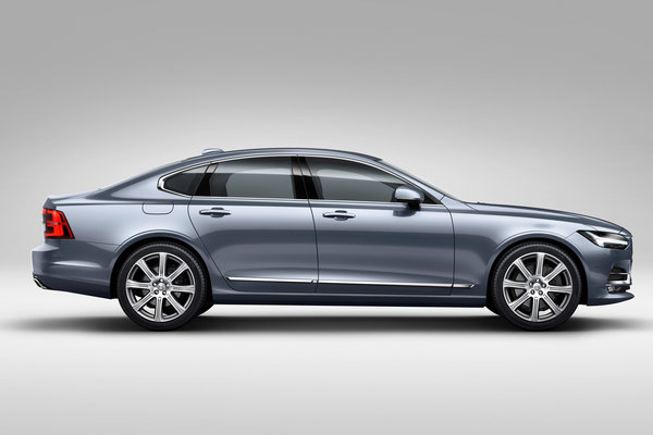 2017 Volvo S90