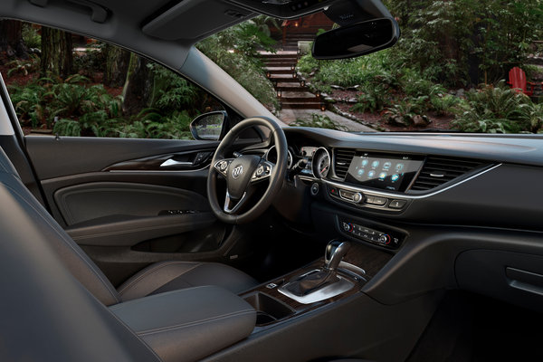 2018 Buick Regal TourX Interior